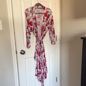 Posh Peanut Floral Women's Robe - Pink and Red